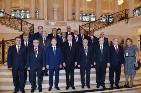 İlham Əliyev AMEA-nın 70 illik yubileyində