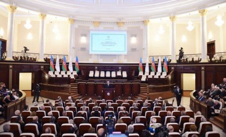 İlham Əliyev AMEA-nın 70 illik yubileyində