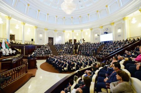 İlham Əliyev AMEA-nın 70 illik yubileyində