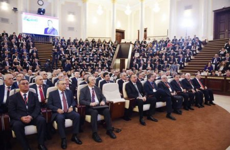 İlham Əliyev AMEA-nın 70 illik yubileyində