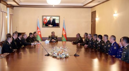 Müdafiə naziri hərbçilərə yeni rütbələr verdi