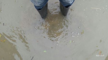 Astara su altında