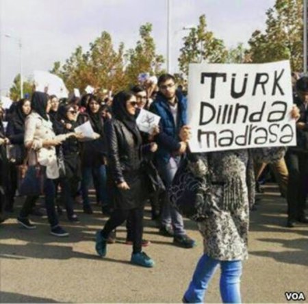 Təbriz ayağa qalxdı: İran çalxalanır