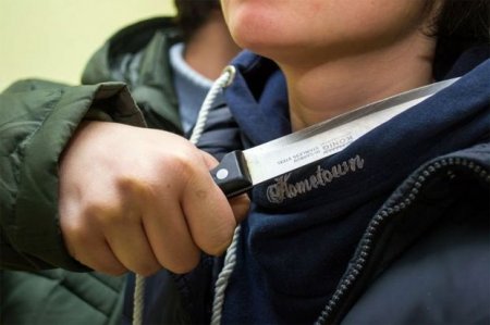 Bakıda kişinin başını küçədə kəsdilər