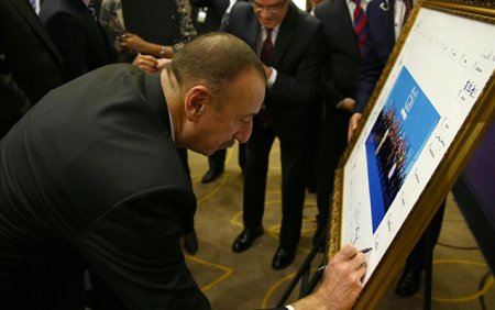 Obama solaxay, Putinlə Əliyev yan-yana...