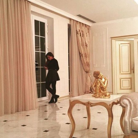 Rəqsanənin yeni villası