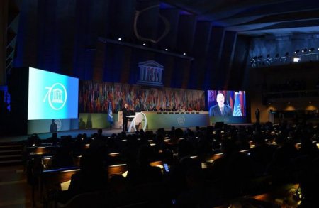 İlham Əliyev UNESCO Baş Konfransının Liderlər Forumunda