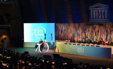 İlham Əliyev UNESCO Baş Konfransının Liderlər Forumunda