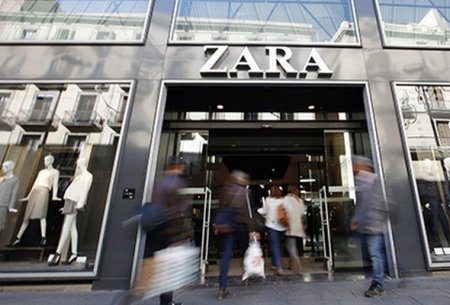 Hicablı qadını Zara mağazasına buraxmadılar