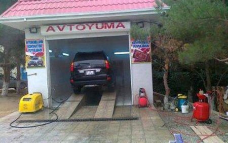 Bakıda işçi “moyka”dan “Land Cruiser”i qaçıraraq qəza törətdi