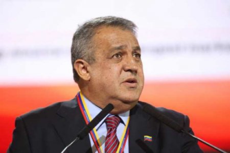 Venesuela: “Bütün dünya neft hasilatını…”