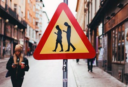 Finlandiyada qacetli adamlar haqqında yol nişanı yaradılıb