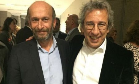 Türkiyəli jurnalistləri Suriyaya silah daşınması barədə məqaləyə görə həbs etdilər