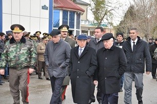 Kəmaləddin Heydərov komandirin dəfnində Kəmaləddin Heydərov komandirin dəfnində