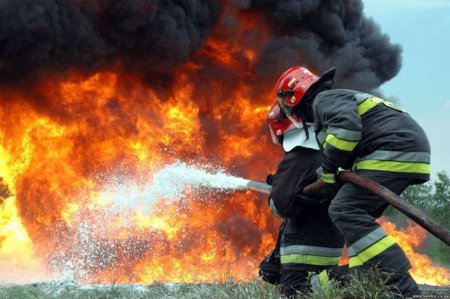 Bakıda evdə partlayış: Yaralılar var