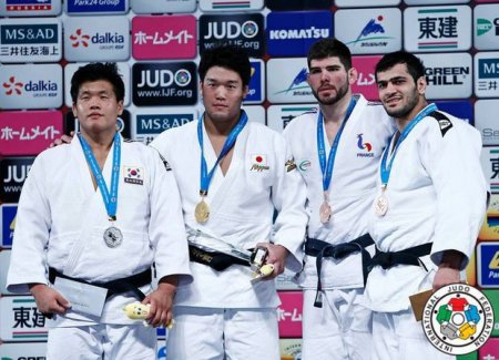 Elmar Qasımov Yaponiyada bürünc medal qazandı