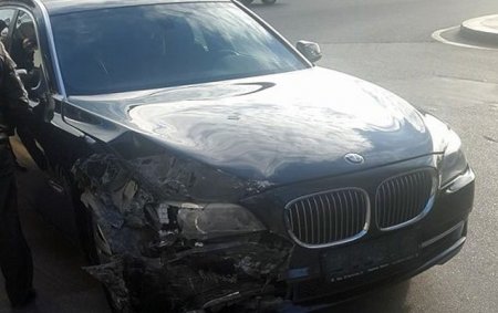 Azərbaycanda nazirin maşını qəzaya düşdü