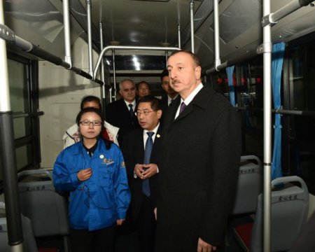 İlham Əliyev Çində avtomobil zavodu ilə tanış olub