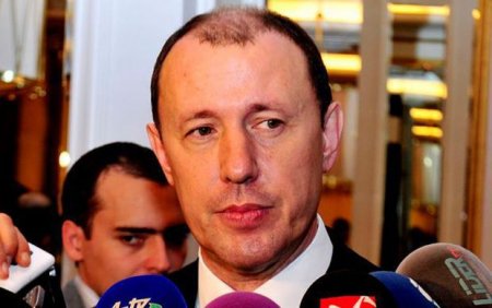 Cahangir Hacıyev evə istəyir