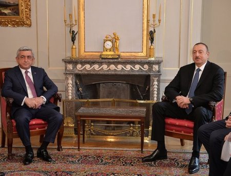 Əliyevlə Sərkisyanın təkbətək görüşü başladı