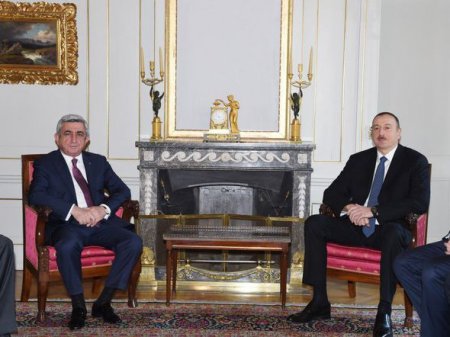 İlham Əliyev Berndə Sarkisyanla görüşdü