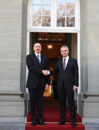 İlham Əliyev Berndə Sarkisyanla görüşdü