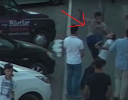 Jurnalist Rasim Əliyevin döyüldüyü an