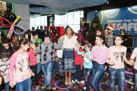 Mehriban Əliyeva uşaqlar üçün təşkil edilmiş şənlikdə