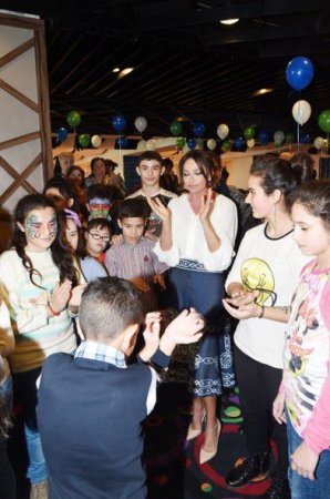 Mehriban Əliyeva uşaqlar üçün təşkil edilmiş şənlikdə