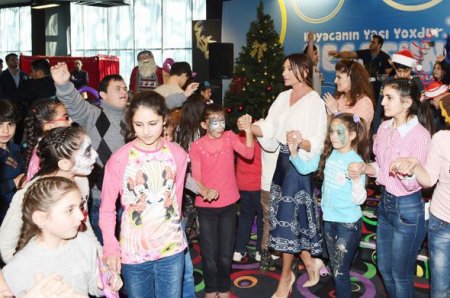 Mehriban Əliyeva uşaqlar üçün təşkil edilmiş şənlikdə