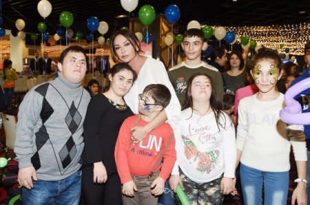 Mehriban Əliyeva uşaqlar üçün təşkil edilmiş şənlikdə