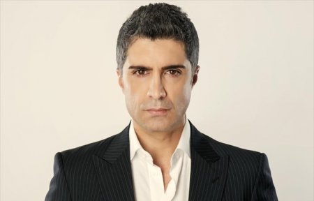 Türk müğənnisindən Röyaya təklif