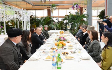 İlham Əliyev Zirə Mədəniyyət Mərkəzinin və eko-parkın açılışında iştirak edib