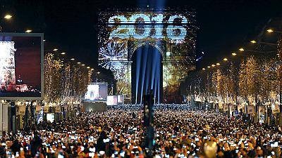 Dünya 2016-cı ili belə qarşıladı