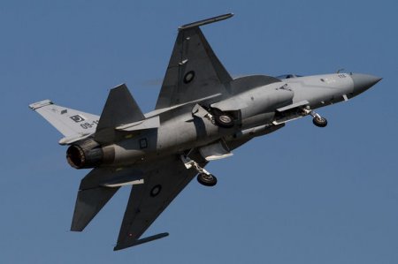 Pakistan prezidenti: Azərbaycan JF-17 Thunder qırıcıları alacaq