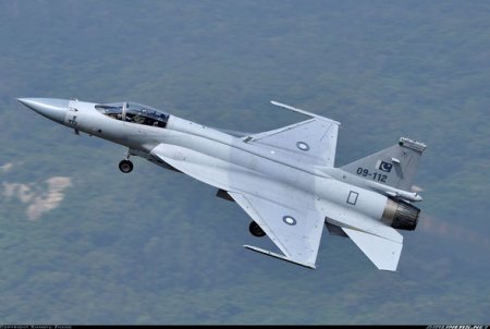 Pakistan prezidenti: Azərbaycan JF-17 Thunder qırıcıları alacaq