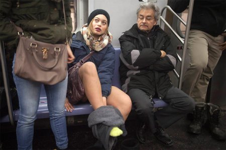 Bütün dünyada “Metroda şalvarsız”