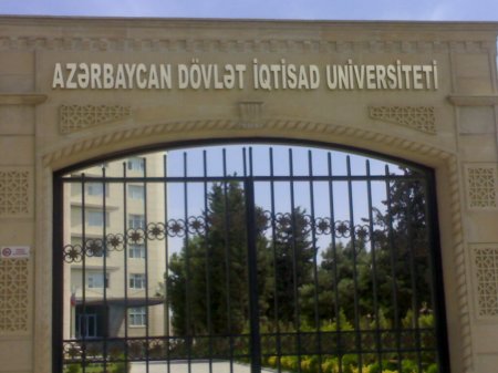 İqtisad Universitetində qiymətlər “üzən” məzənnəyə keçirildi