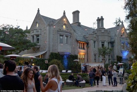 “Playboy” malikanəsi satışa çıxarıldı