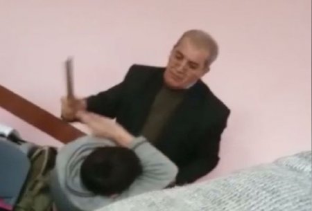 Şagirdi döyən müəllim ərizə yazdı