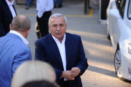 Milyarder İsgəndər Xəlilov Neftçalada: Bir nəfəri də işdən çıxarmayın