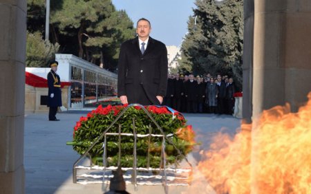 İlham Əliyev Şəhidlər Xiyabanında