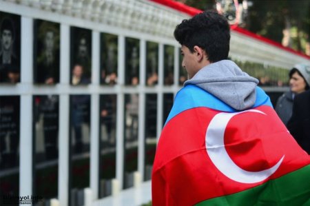 Şəhidlər Xiyabanından FOTOREPORTAJ