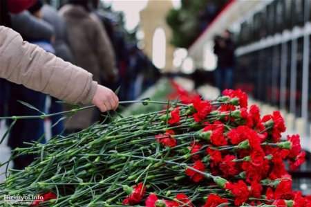 Şəhidlər Xiyabanından FOTOREPORTAJ
