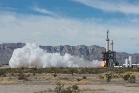 Blue Origin kosmik gəminin təkrar start və enişini həyata keçirdi
