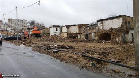 “Sovetski”də söküntü prosesi sürətləndi