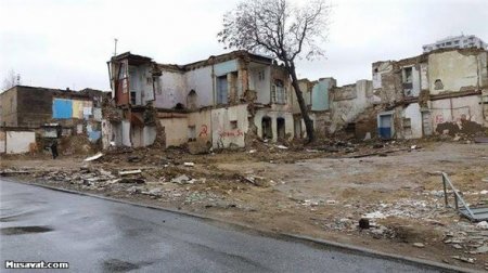 “Sovetski”də söküntü prosesi sürətləndi