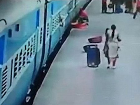 Vağzalda faciə: arvad ərinin gözü qarşısında həlak oldu