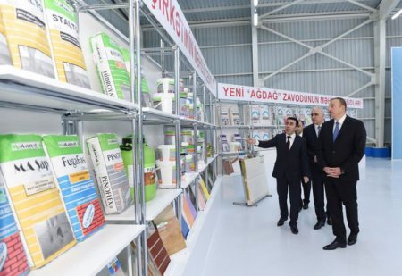 İlham Əliyev Bakıda yeni zavodun açılışında