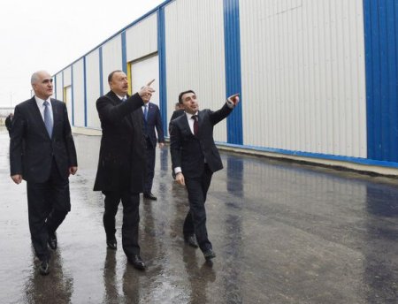 İlham Əliyev Bakıda yeni zavodun açılışında